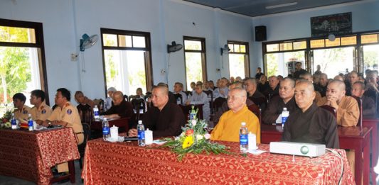 Tam Kỳ: Phổ biến chương trình giáo dục vận động an toàn giao thông đến Tăng Ni
