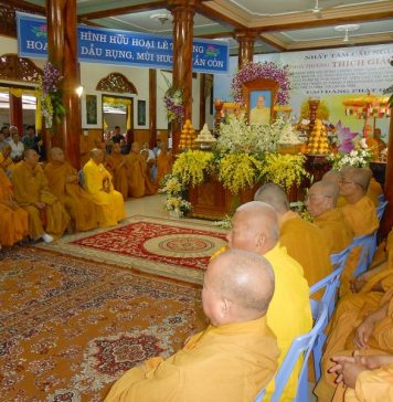 Trà-tỳ nhục thân cố HT.Thích Giác Tràng