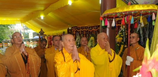 Ban Trị Sự Phật giáo tỉnh viếng tang HT. Thích Chí Đạo