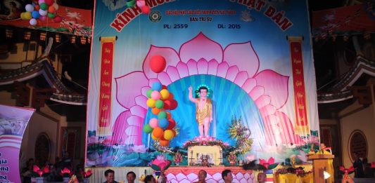 Núi Thành: Trang Nghiêm tổ chức Đại lễ Phật đản PL.2559