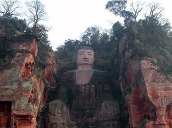 Hệ thống ẩn trong tượng Phật đá lớn nhất thế giới