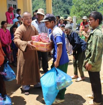 Phước Sơn: Phật giáo huyện làm từ thiện hơn 40 triệu đồng