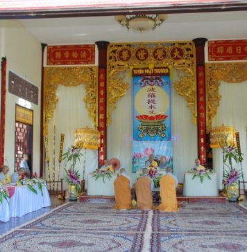 Truyền giới Tỳ kheo ni tại giới trường Diệu Quang