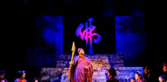 Sơ diễn vở "Vua Phật" do ông Bùi Hữu Dược viết kịch bản