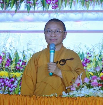 Hàng nghìn phật tử thính pháp tại chùa Đạo Nguyên