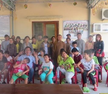Tam Kỳ: Chùa Linh Bửu làm từ thiện đợt 1