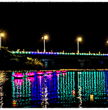 Đại Lộc: Lung linh sắc màu đêm hoa đăng trên sông Yên thị trấn Ái Nghĩa