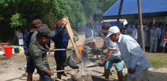Núi Thành: Chùa Long Quang tổ chức lễ rót đồng đúc Đại Hồng Chung
