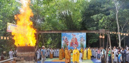 Phú Ninh: Chùa An Khánh rót đồng đúc Đại Hồng Chung nặng 800kg
