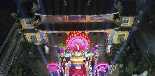 Hội An: Phố cổ trang nghiêm mừng lễ Phật đản PL.2561