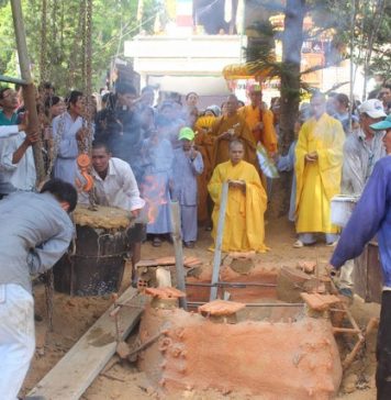 Tam Kỳ: Lễ cầu nguyện rót đồng đúc tôn tượng Bổn Sư Thích Ca Mâu Ni Phật tại chùa Bảo Minh