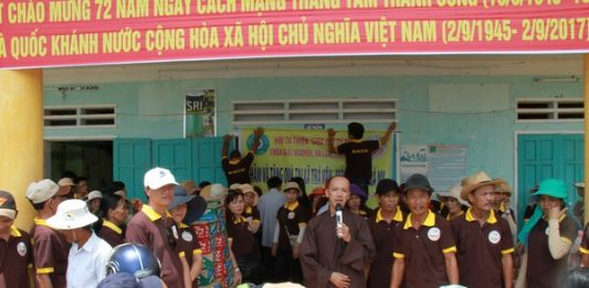 Thăng Bình: Hội từ thiện chùa Giác Nguyên phát quà cho bà con dân tộc thiểu số tại huyện Nam Trà My