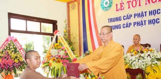 Trường Phật học Quảng Nam tổ chức lễ tốt nghiệp khóa VI, khai giảng khóa VII