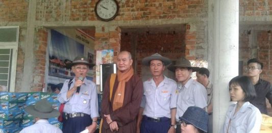 GĐPT trao tặng 300 suất quà từ thiện tại chùa Đại Xuân