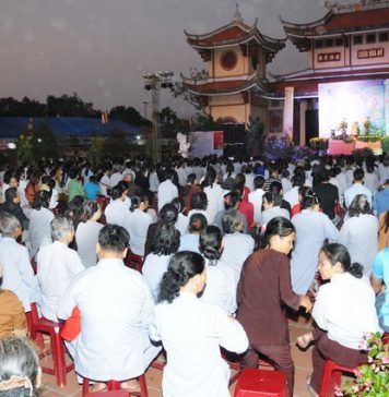 Núi Thành: Hàng ngàn Phật tử về chùa Hòa Mỹ nghe pháp đầu năm