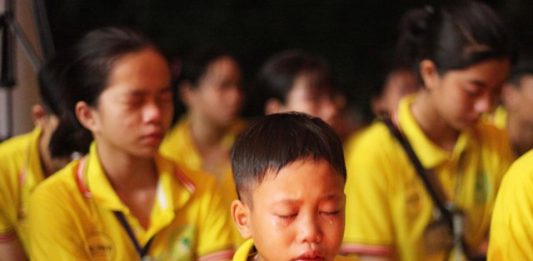 Núi Thành: Đêm đốt nến tri ân hóa giải mọi lỗi lầm của bạn trẻ