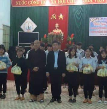 Duy Xuyên: Chùa Phổ Châu tặng quà Tết cho học sinh Dân tộc miền núi huyện Phước Sơn