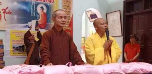 Duy Xuyên: Đồng bào dân tộc huyện Lắk (Đắk Lắk) trao quà từ thiện cho người nghèo