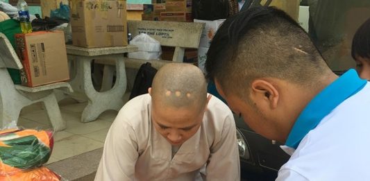Núi Thành: Chùa Yên Sơn tặng quà từ thiện vùng cao huyện Nam Trà My