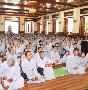 Tam Kỳ: Hơn 700 Phật tử tu Bát quan trai tại chùa Hòa An