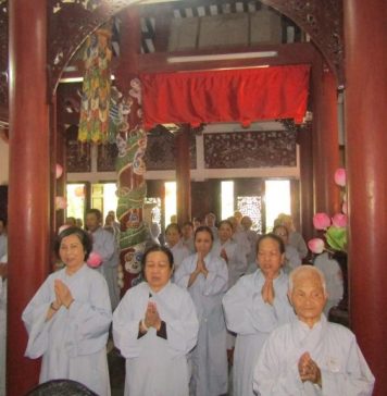Hội An: Khóa tu bát quan trai tại chùa Long Tuyền