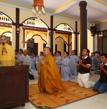 Ban TTTT PG Quảng Nam cúng dường trường hạ tại chùa Hòa An