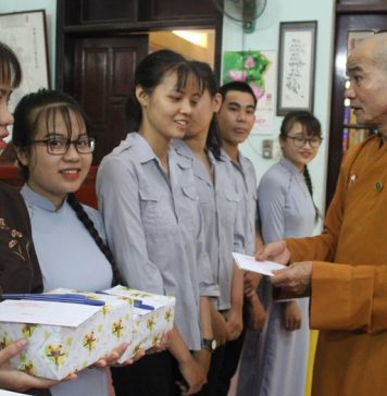 Duy Xuyên: Lễ hiệp kỵ tiền bối hữu công và phát quà khuyến học tại chùa Lầu