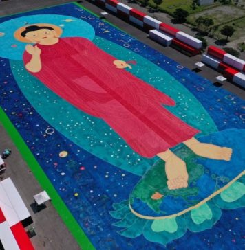 Hoàn thành bức tranh Đức Phật lớn nhất thế giới