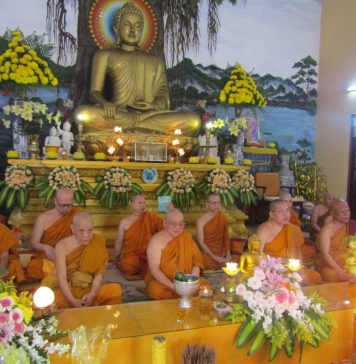 Hội An: Chùa Nam Quang (Nam tông) tổ chức lễ dâng y Kathina PL.2563