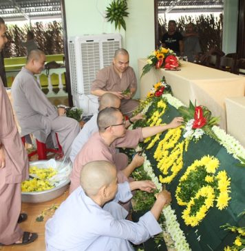 Tăng Ni sinh Trường Phật học Quảng Nam sôi nổi chuẩn bị ngày hội Tri Ân 20-11