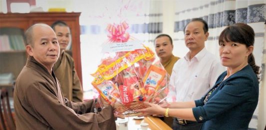 Phú Ninh: Ban Trị Sự Phật giáo huyện chúc tết các cơ quan
