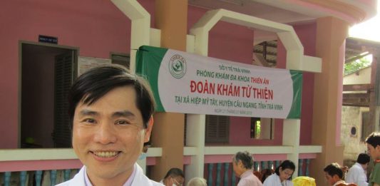 Tác phẩm đạt giải Ba: CẬU BÉ BÁN BÁNH CAM TRỞ THÀNH BÁC SỸ CHUYÊN KHOA 2