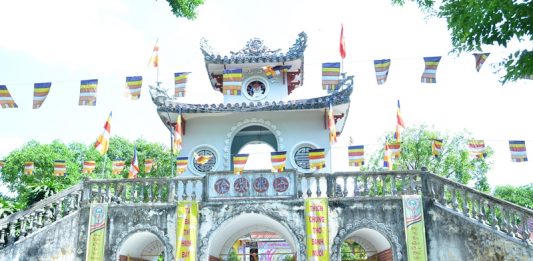 Thơ: Chùa Lầu Hoài Cảm