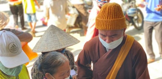 Duy Xuyên: Trao tặng 200 phần quà đến bà con có hoàn cảnh khó khăn tại thôn Nghĩa Mỹ, H.Đại lộc