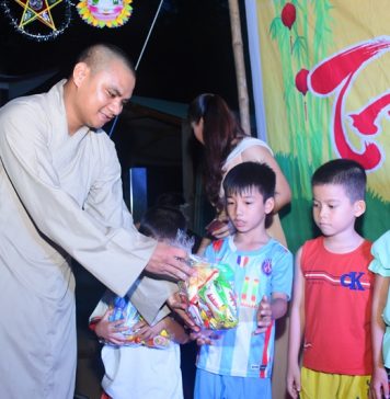 Núi Thành: Chùa Hòa Hưng tổ chức chương trình “Vui tết trung thu”