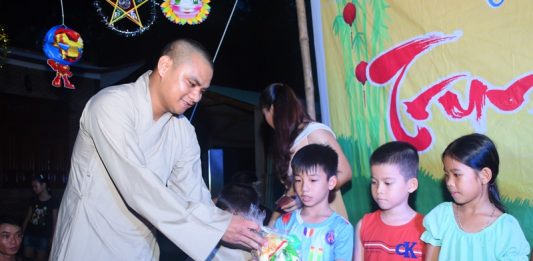 Núi Thành: Chùa Hòa Hưng tổ chức chương trình “Vui tết trung thu”