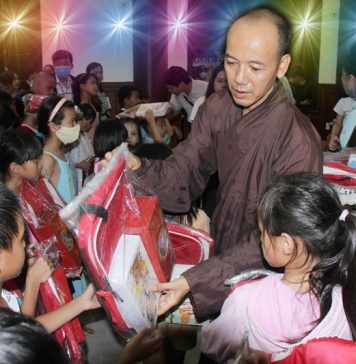 Thăng Bình: Chùa Giác Nguyên tưng bừng mở hội Trung thu “Ông Trăng xuống chơi”