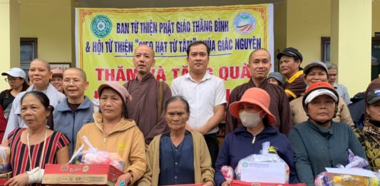 Thăng Bình: Phật giáo huyện cứu trợ 100 triệu đồng đến bà con vùng lũ lụt tại Đại Lộc