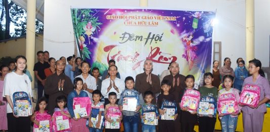 Tiên Phước: Chùa Hữu Lâm tổ chức “Đêm hội Trăng rằm” cho hơn 400 thiếu nhi