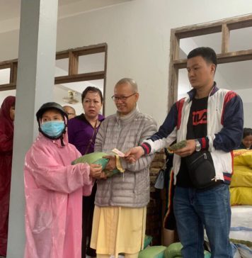 Các tự viện và Tịnh xá tiếp tục phối hợp tổ chức cứu trợ người dân vùng bão lũ