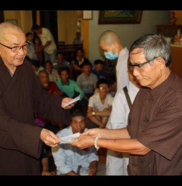 Video QCB: Hội An – Phật giáo thành phố hỗ trợ 300 triệu đồng cho bà con tại Quảng Ngãi khắc phục bão số 9