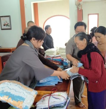 Núi Thành: Đoàn từ thiện PG Đồng Nai tặng quà tại chùa Phổ Đức