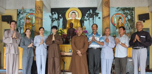 Video QCB: Cư sĩ Phật tử Diệu Âm – Diệu Ngộ trao tặng 600 phần quà tại Quảng Nam