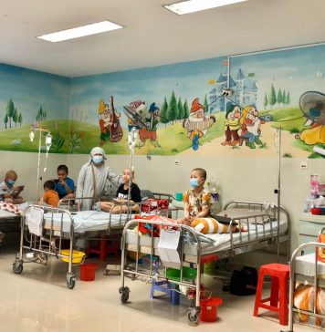 Hội An: Tặng 210 suất quà đến bệnh nhân ung bướu