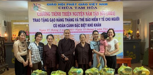 Đại Lộc: Chùa Tam Hòa tặng gạo hàng tháng và thẻ bảo hiểm y tế cho bà con có hoàn cảnh đặc biệt khó khăn