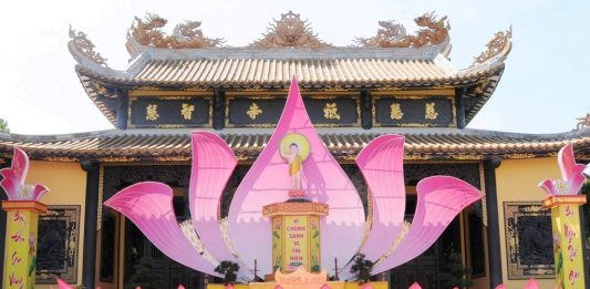 Tam Kỳ: Trang hoàng đón mừng Phật đản tại các chùa