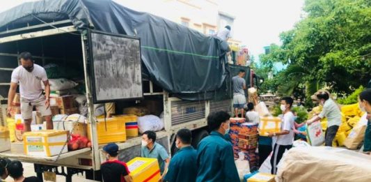 Video QCB: Phật giáo Quảng Nam hướng về bà con vùng dịch tại TP.HCM hơn 35 tấn hàng nhu yếu phẩm