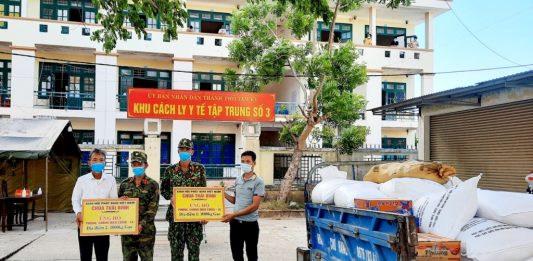Tam Kỳ: Chùa Thái Bình (Tam Thăng) hỗ trợ 2 tấn gạo cho bếp ăn khu cách ly tập trung số 3