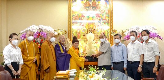 Chủ tịch nước Nguyễn Xuân Phúc thăm chùa Vĩnh Nghiêm