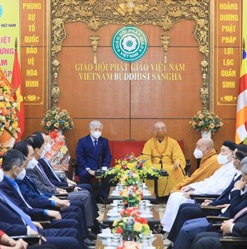 Chủ tịch Uỷ ban Trung ương MTTQVN thăm, chúc mừng Giáo hội Phật giáo Việt Nam